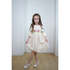 Сукня для дівчинки «Квіткова гладь» бежевого кольору