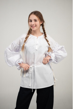 Вышиванка для девочки «Тенета ніжності» белого цвета с белым орнаментом