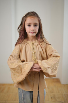 Вышиванка для девочки «Мереживні сни 2» светло-коричневого цвета