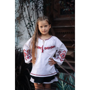 Вышиванка для девочки «Батьківський дар» белого цвета