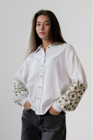 Вышиванка «Сузір'я» белого цвета с зеленым орнаментом