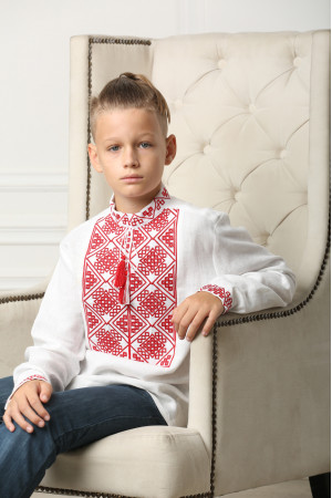 Вишиванка для хлопчика «Отаман» біла з червоним орнаментом