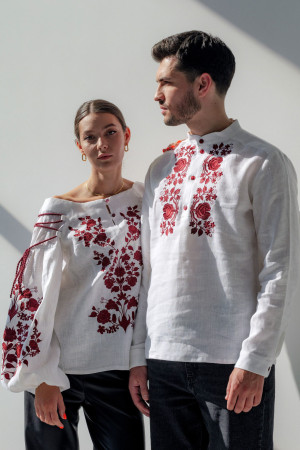 Парний комплект вишиванок «Романтика» білого кольору з вишневим орнаментом