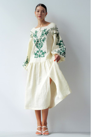 Вишита сукня «Романтика» молочного кольору з зеленим орнаментом