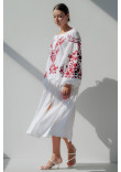 Вышитое платье «Романтика» белого цвета с вишневым орнаментом