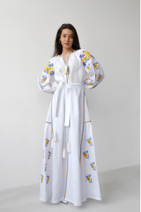 Платье «Украинская традиция» белого цвета с желто-голубым орнаментом