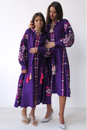 Комплект вышитых платьев «Врода» фиолетового цвета