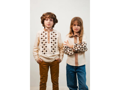 Вишитий комплект для хлопчика та дівчинки «Сузір'я традицій» бежевого кольору