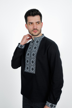 Мужская вышиванка «Геометрическая» черного цвета с серым орнаментом