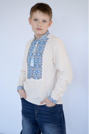 Вышиванка для мальчика «Роскошь» бежевого цвета с голубым орнаментом