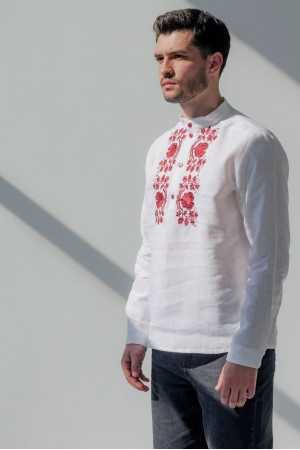 Мужская вышиванка «Романтика» белого цвета с вишневым орнаментом