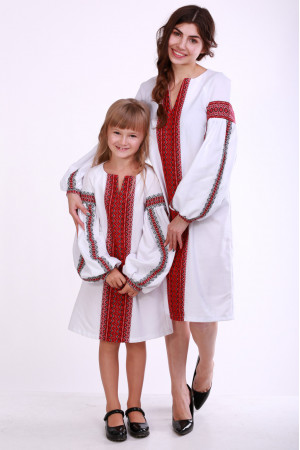 Комплект для мамы и дочки «Думка» с красным орнаментом