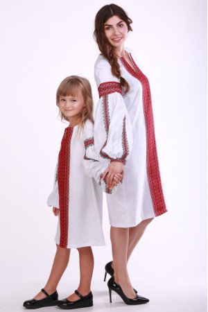 Комплект для матері та доньки «Думка» з червоним орнаментом