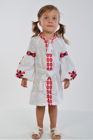 Платье для девочки «Грация» белого цвета с красной вышивкой 