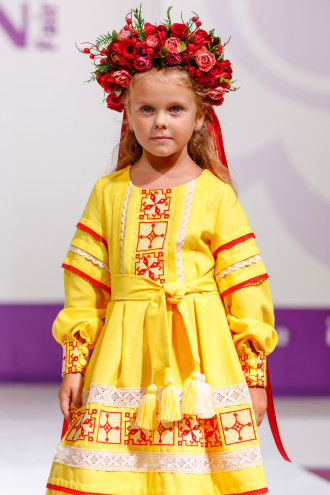 Сукня для дівчинки «Феєрія» жовтого кольору довга