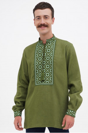 Мужская вышиванка «Щедрость» зеленого цвета
