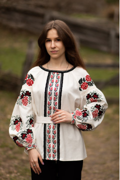 Вишиванка «Алфіна» білого кольору