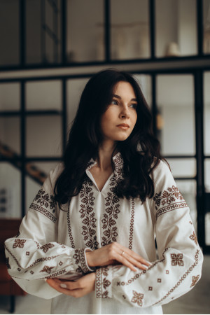 Вышиванка «Витоки. Світло» молочного цвета