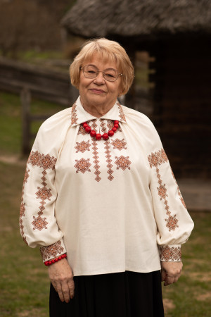 Embroidered shirt "Warmth of the Family" in milk color