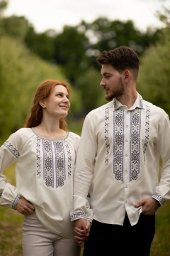 Pair of embroidered shirts "Roots" in milky color