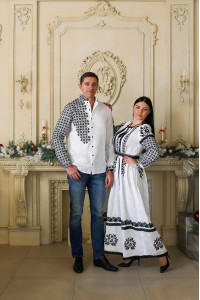Семейный комплект «Свитодар»: платье и мужская вышиванка