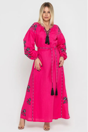 Вышитое платье «Роза» розового цвета с черно-белым орнаментом