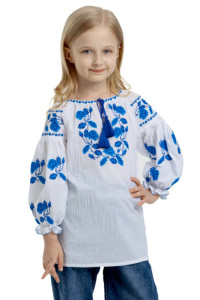 Вишиванка для дівчинки «Мрія» білого кольору з синім орнаментом