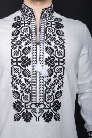 Мужская вышиванка «Всеволод» белого цвета с черным орнаментом