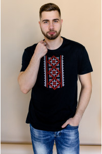 Чоловіча вишита футболка «Оберіг» чорного кольору з червоним орнаментом