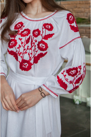 Платье «Виктория» белого цвета с красным орнаментом