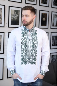 Мужская вышиванка «Всеволод» белого цвета с зеленым орнаментом