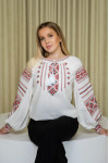 Вишиванка «Оксана» молочного кольору з червоним орнаментом