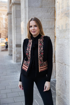 Жилетка «Віринея» чорного кольору