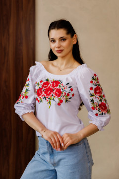 Вишиванка «Полька» білого кольору з червоною вишивкою
