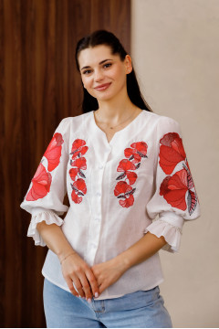 Вишиванка «Петалія» білого кольору з червоним орнаментом