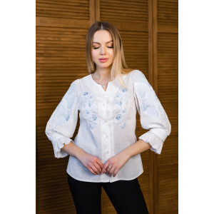 Вишиванка «Петалія» білого кольору з блакитним орнаментом