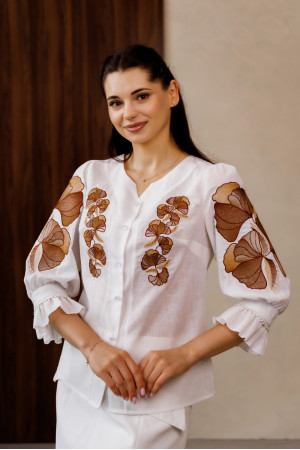 Embroidered shirt "Petaliya" white with brown ornament