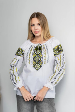 Вышиванка «Ганна» белого цвета с зеленым орнаментом