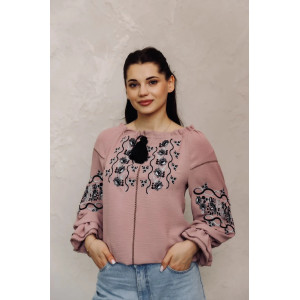 Вишиванка «Витонченість» бежевого кольору з чорним орнаментом