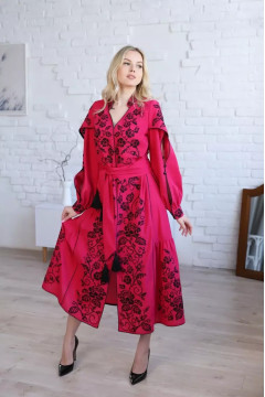 Вишита сукня «Квіткові чари» малинового кольору