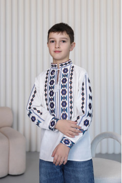 Вишиванка для хлопчика «Добрян» молочного кольору