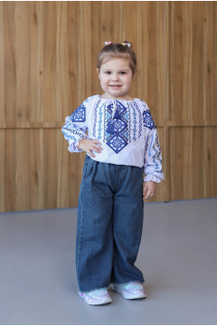Вышиванка для девочки «Гануся» белого цвета с сине-голубым орнаментом
