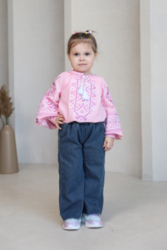 Вишиванка для дівчинки «Зіронька» рожевого кольору з ліловим орнаментом