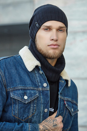 Мужской комплект «Реал» (шапка, шарф-хомут) черного цвета