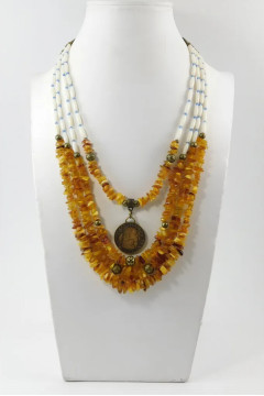 Намисто «Персефона» з бурштину та коралів