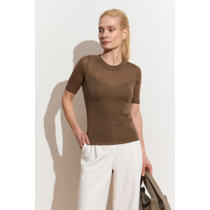 Футболка «Нонна» цвета капучино.