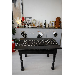 Новорічна доріжка на стіл «Шапочки» чорного кольору