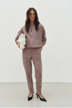 Брючний костюм «Фрім» світло-коричневого кольору