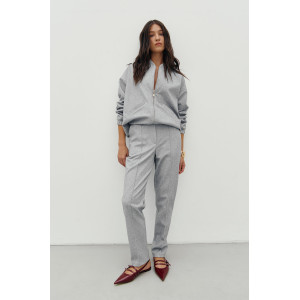 Брючный костюм «Фрім» светло-серого цвета