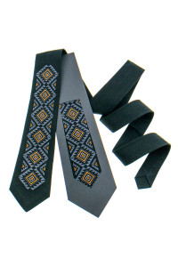 Вышитый галстук «Скиф» черного цвета